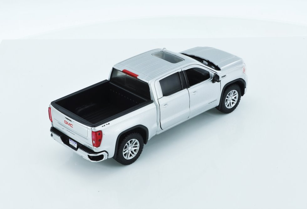 2019 GMC Sierra 1500 SLT Crew Cab Pickup Truck, Silver - Showcasts 79361/2D - 1/27 Diecast Car