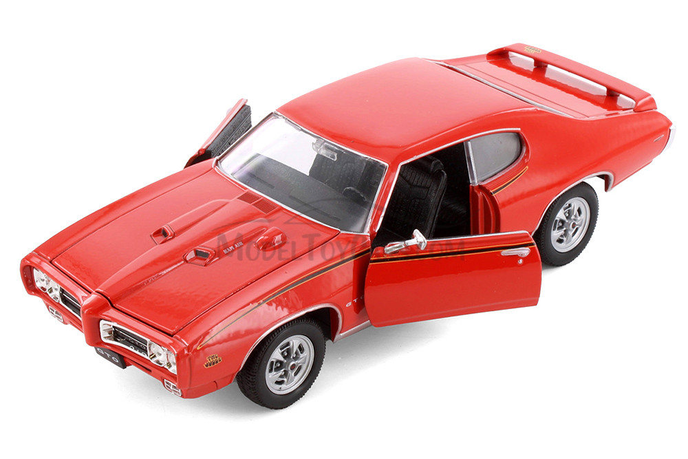 Box of 4 1969 Pontiac GTO (ASSTD) Showcasts® - 1/24 Scale Diecast