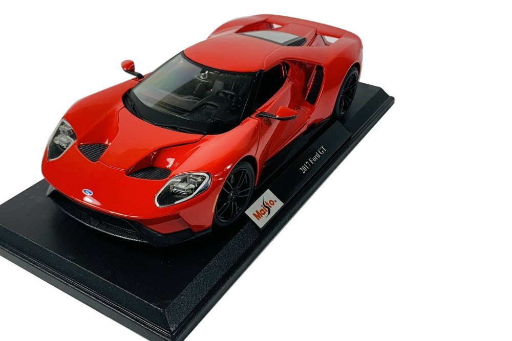 2017 Ford GT, Red - Maisto 31384R - 1/18 scale Diecast Model Toy Car