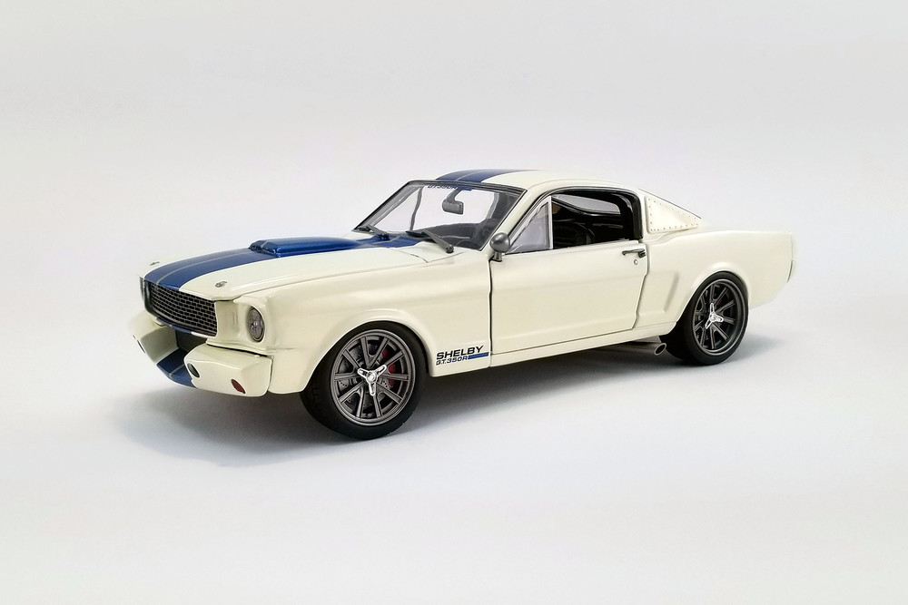 Motorhead Miniatures 1/18 Scale Ford Service Center 1965 3-Piece Figure Set #170