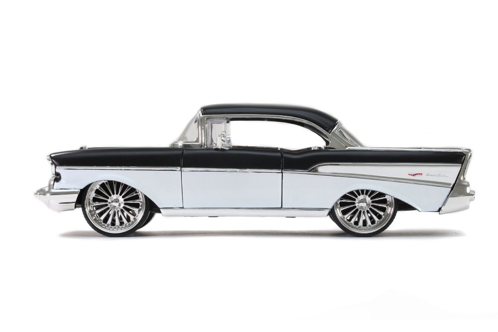 1957 Chevy Bel Air, Black and White - Jada Toys 32299/4 - 1/24 scale Diecast Model Toy Car