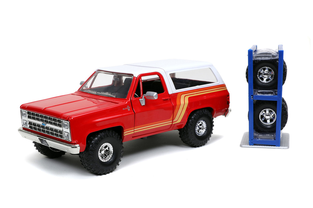 1980 Chevy Blazer with Extra Wheels, Red and White - Jada Toys