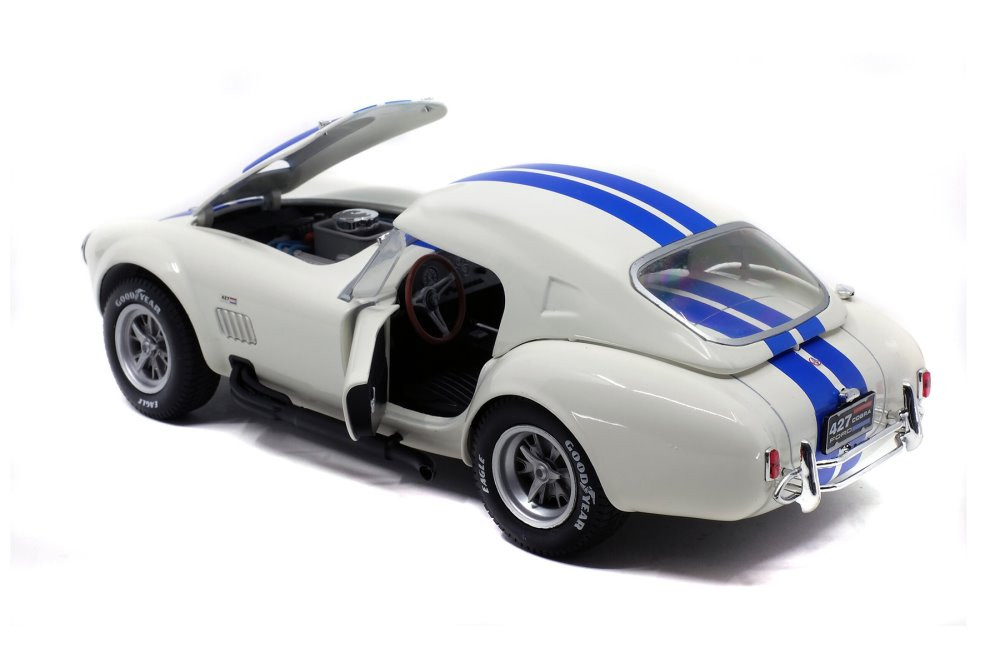 1965 Shelby Cobra 427 S/C Convertible, Wimbledon White - Solido S1804906 - 1/18 scale Diecast Car