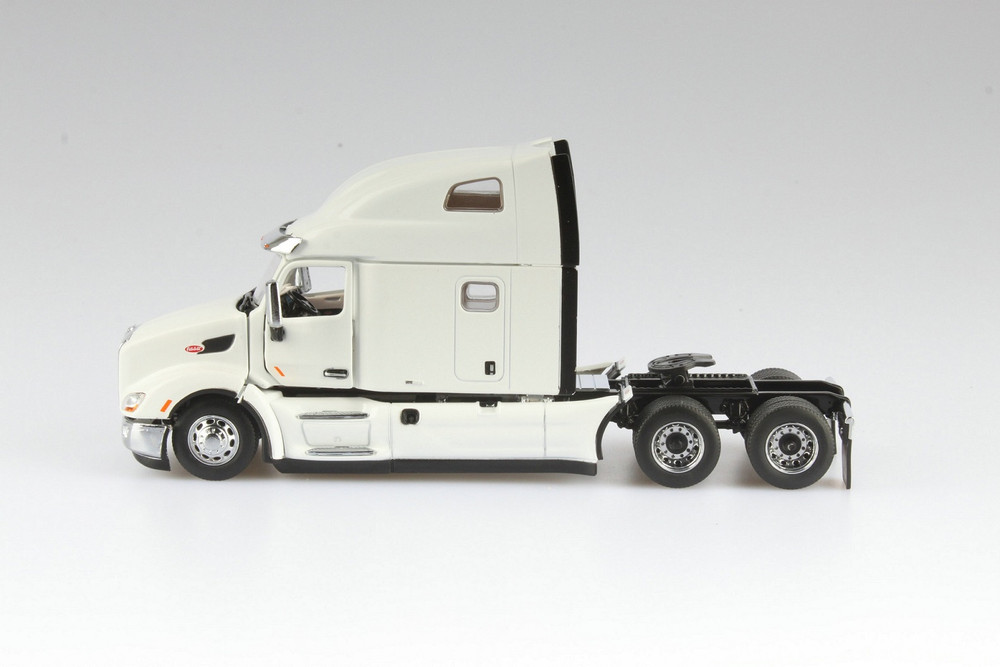 Peterbilt 579 UltraLoft Day Cab SBFATractor, Pearl- 71072 - 1/50