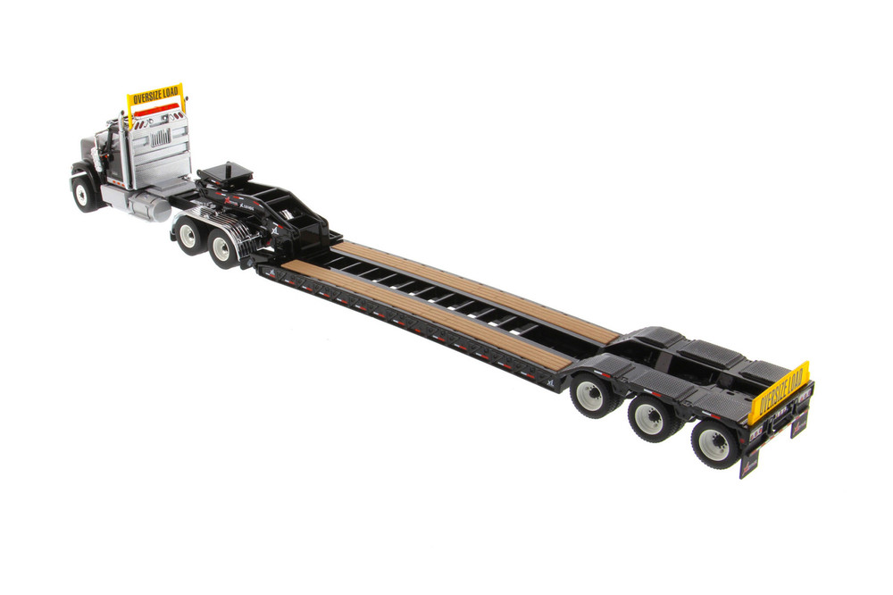 International HX520 SFFA Tandem Tractor with XL 120 Low-Profile