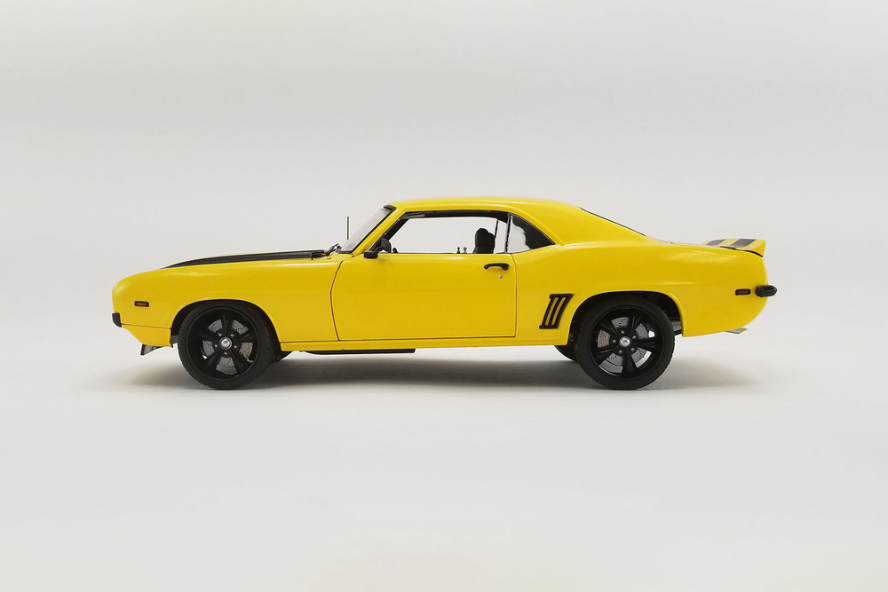 Diecast model cars Chevrolet Camaro 1/18 ACME Z/28 türkis/weiss 1969 1:18