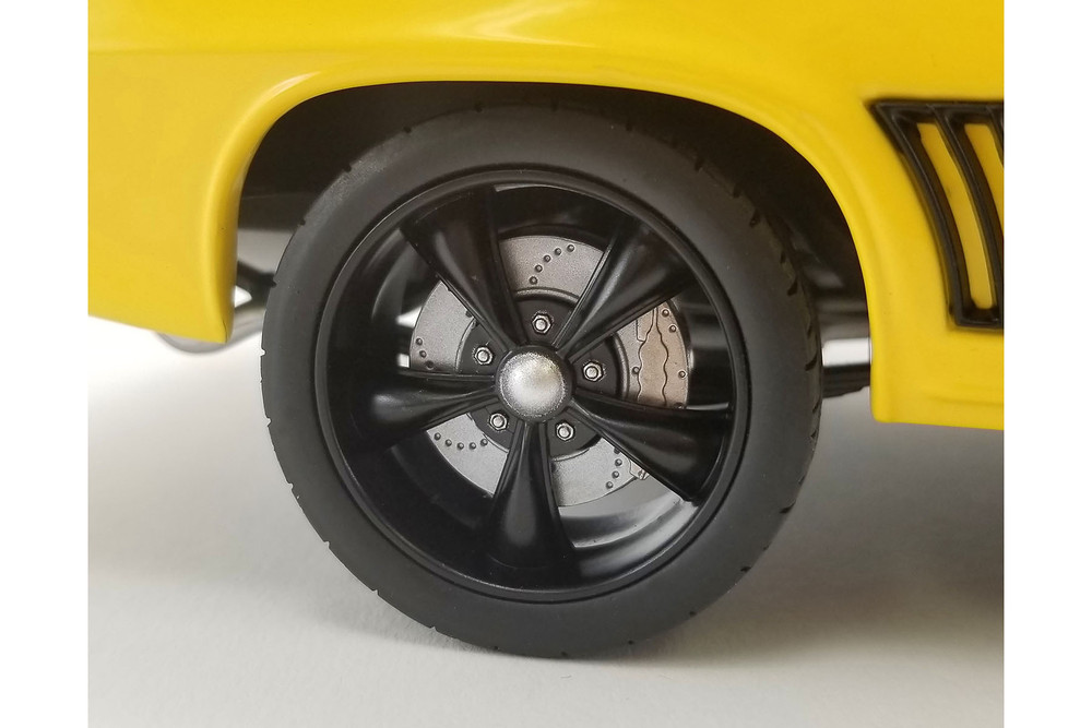 1969 Chevy Camaro Z28, Yellow and Black - Acme A1805719 - 1/18