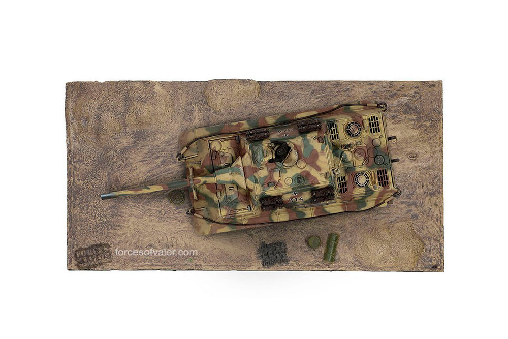 German Heavy Tank Destroyer Sd.Kfz.186 Jagdtiger (With Ferdinand Design Bogie & Road Wheel), Camouflage Forest Green - Forces of Valor FOV-801065A - 1/32 scale Diecast Model Replica