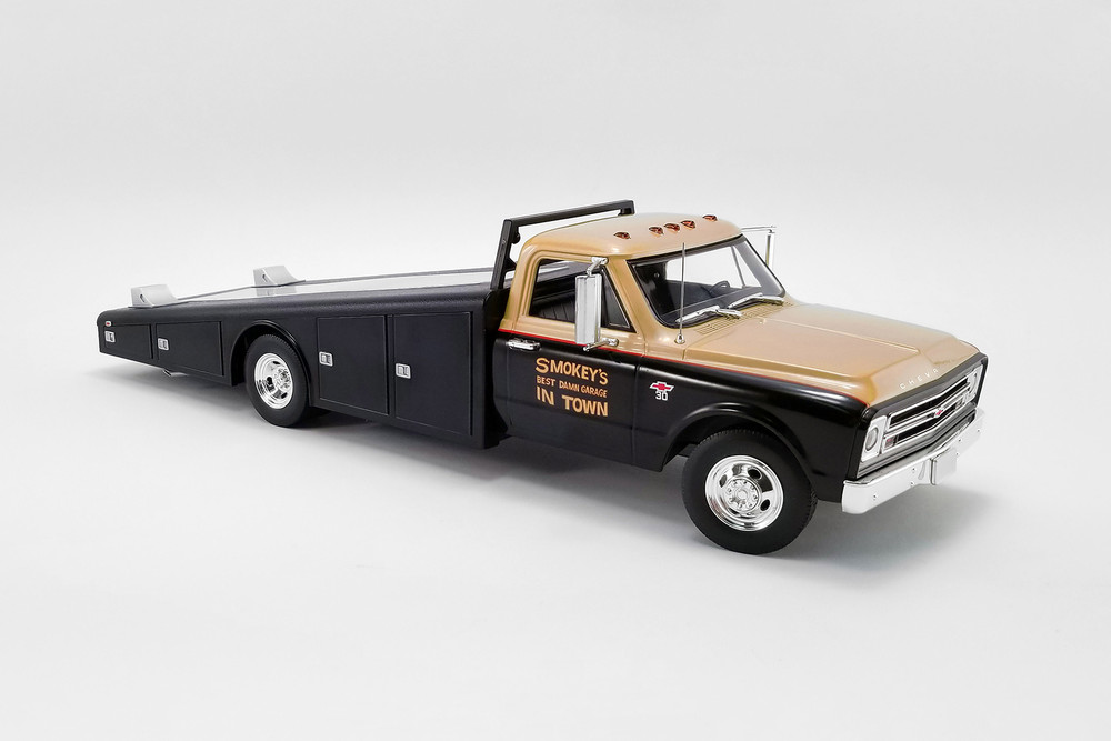 1967 Chevy C30 Ramp Truck Smokey Yunick Racing, Black and Gold - Acme A1801703 - 1/18 Diecast Car