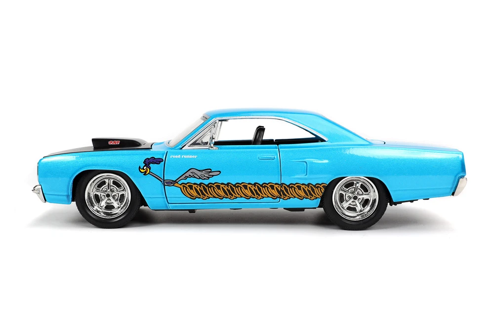 1970 Plymouth Road Runner w/Wile E. Coyote Figure, Looney Toons - Jada Toys 32038, 1/24 Diecast Car