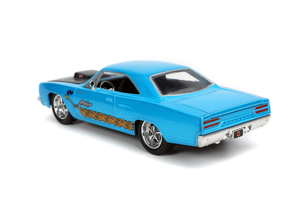 1970 Plymouth Road Runner w/Wile E. Coyote Figure, Looney