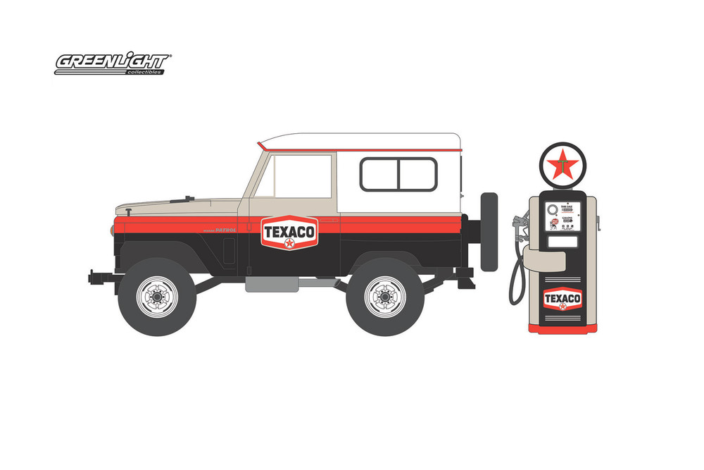 1967 Nissan Patrol with Vintage Gas Pump Texaco, Cream/Ivory /Black/White - Greenlight 97100A/48 - 1/64 scale Diecast Model Toy Car