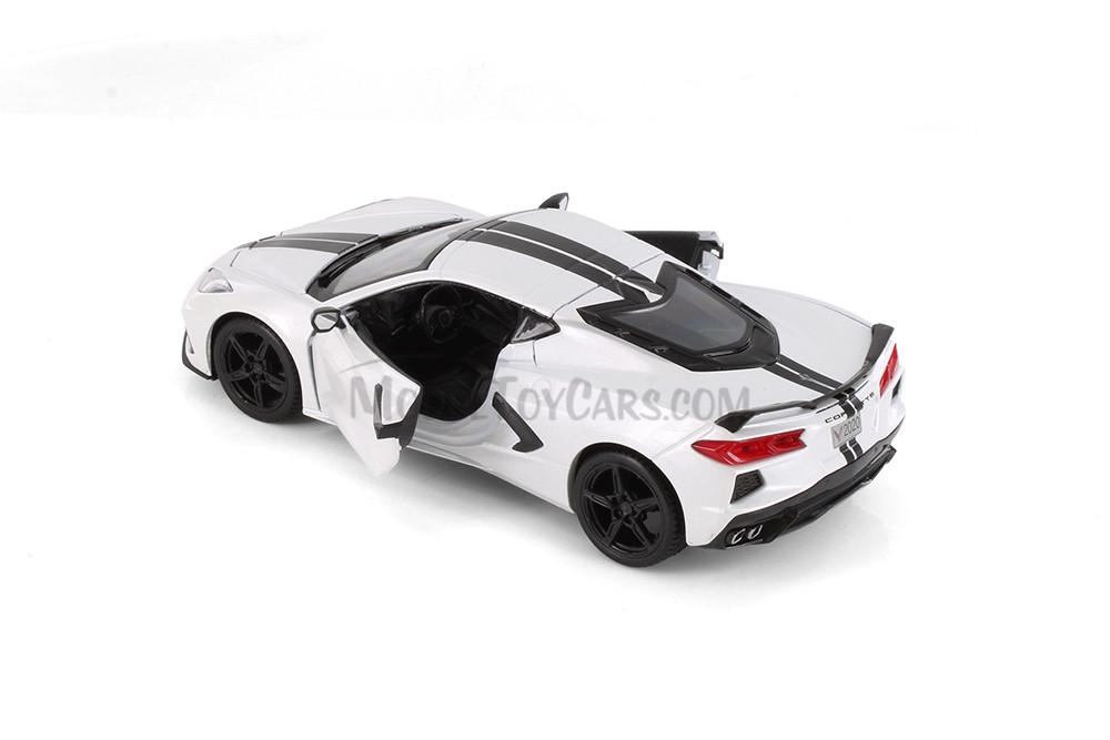 Maisto 31527 - Modello Auto Pressofusa 1/24 Chevrolet Corvette Stingray Z51 Coupé Blu Con Strisce Nere - Porte Apribili E Gomme In Vera Gomma - 4