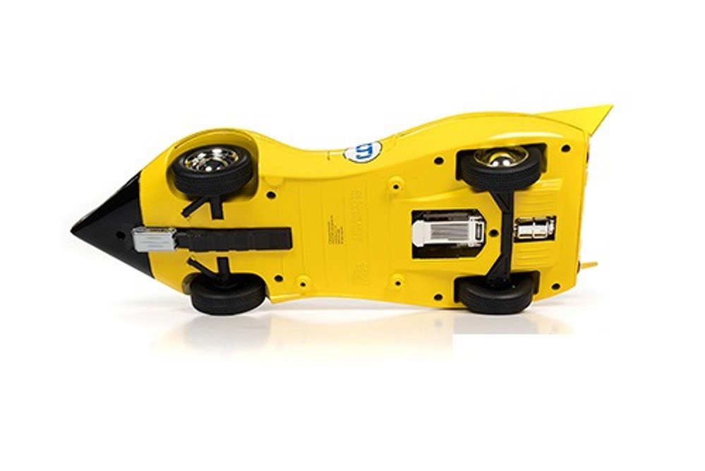 Speed Racer Shooting Star #9 with Speed X Figure, Yellow - Auto World AWSS125 - 1/18 Diecast Car