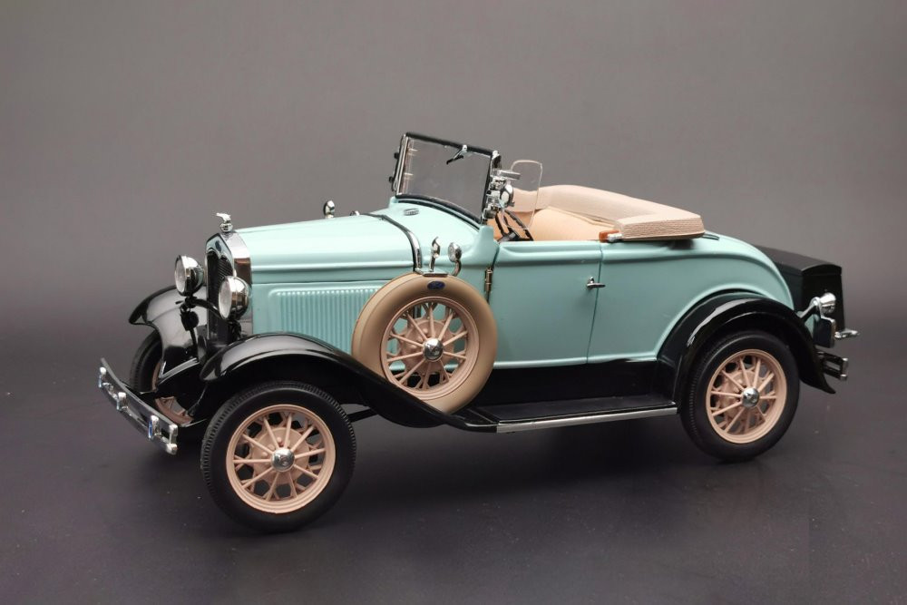 1931 Ford Model A Roadster, Powder Blue - Sun Star 6126 - 1/18