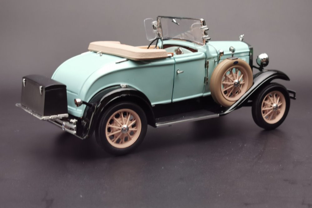 1931 Ford Model A Roadster, Powder Blue - Sun Star 6126 - 1/18 scale Diecast Model Toy Car