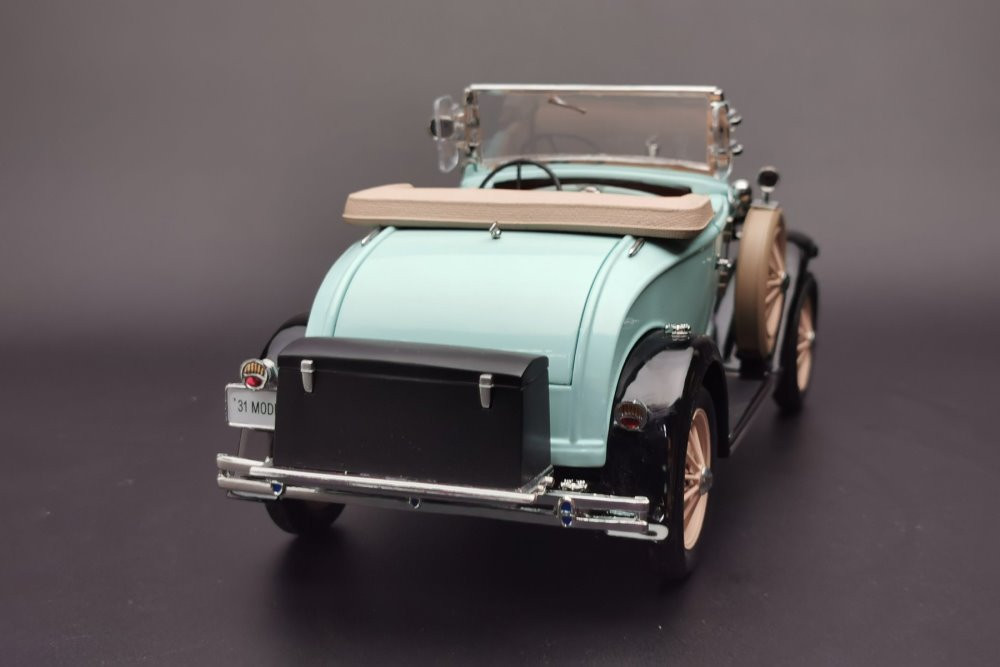1931 Ford Model A Roadster, Powder Blue - Sun Star 6126 - 1/18