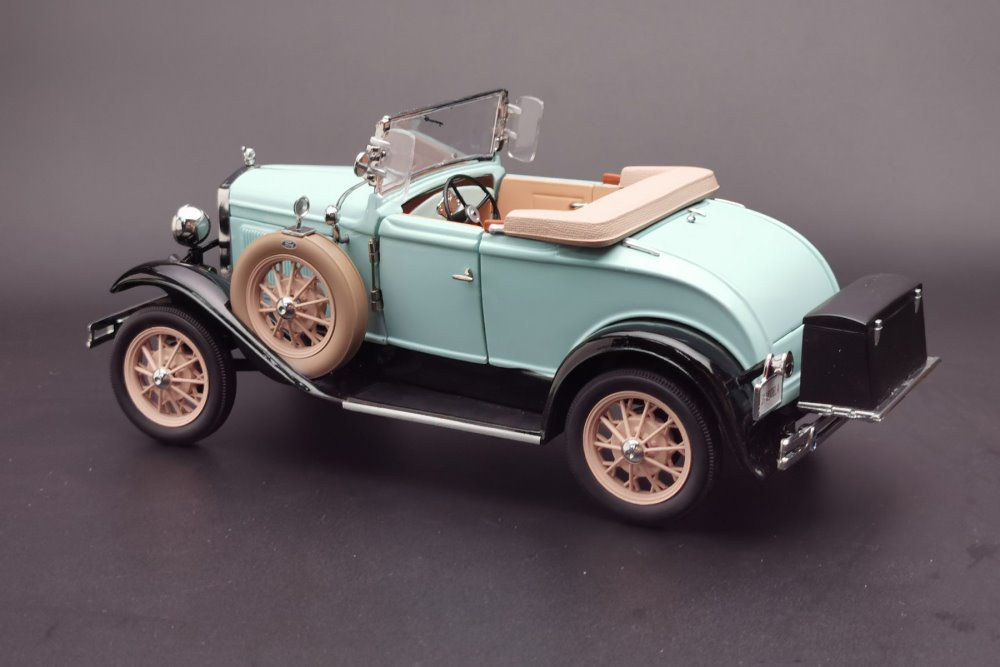 1931 Ford Model A Roadster, Powder Blue - Sun Star 6126 - 1/18 scale Diecast Model Toy Car