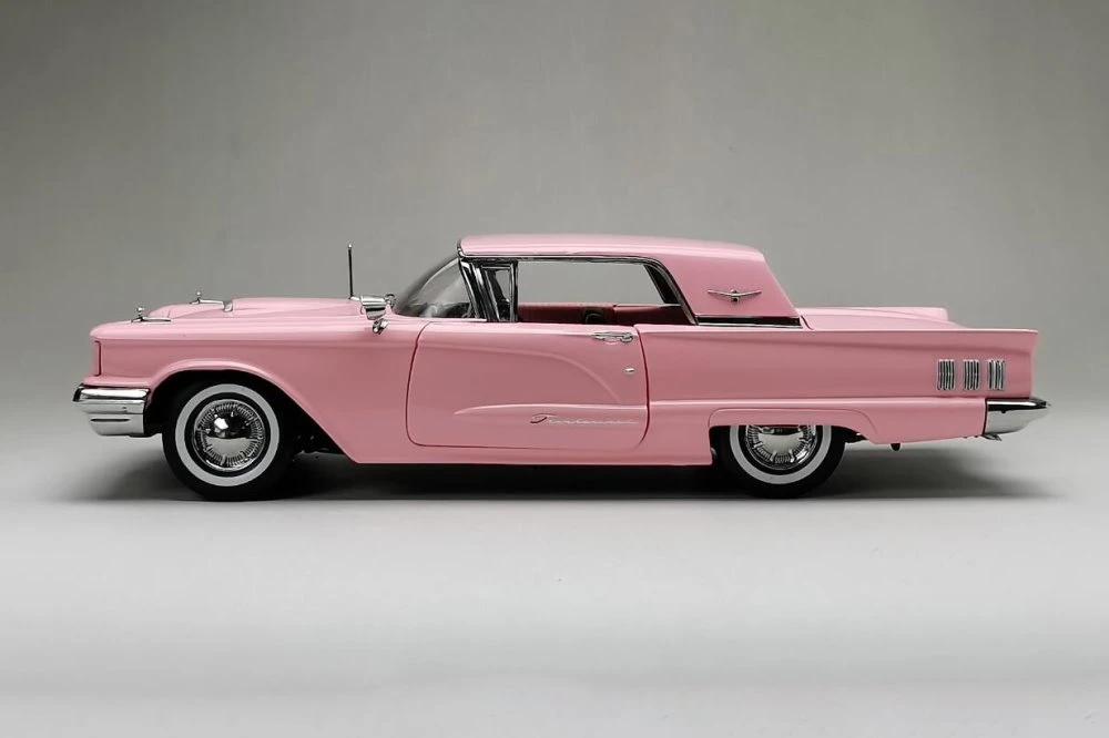 1960 Ford  Thunderbird, Pink - Sun Star 4308 - 1/18 scale Diecast Model Toy Car