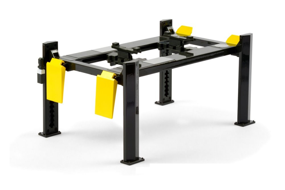 Adjustable Four-Post Lift, Dark Gray and Yellow - Greenlight 13591 - 1/18  scale Diecast Accessory