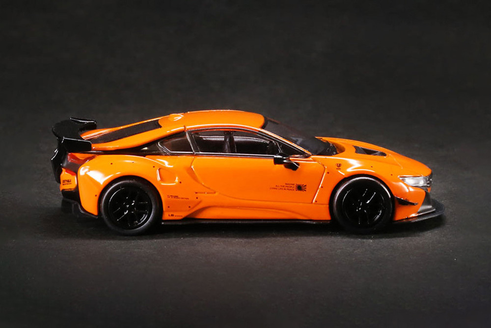 ミニカー i8 Amazon | BMW i Collection. BMW i8 トイカー 1/64サイズ
