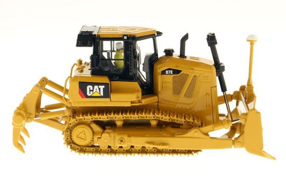 Caterpillar D7E Track Type Tractor with Electric Drive with Operator, Yellow - Diecast Masters 85224 - 1/50 scale Diecast Vehicle Replica