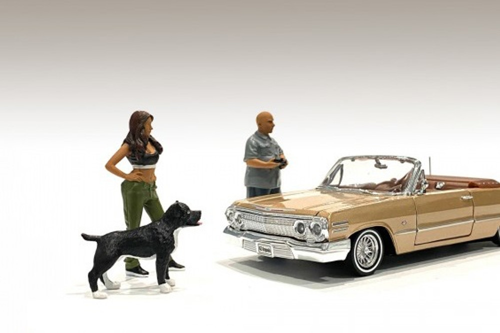 Lowriderz Figure IVand Green - American Diorama 76376 - 1/24 scale Figurine - Diorama Accessory