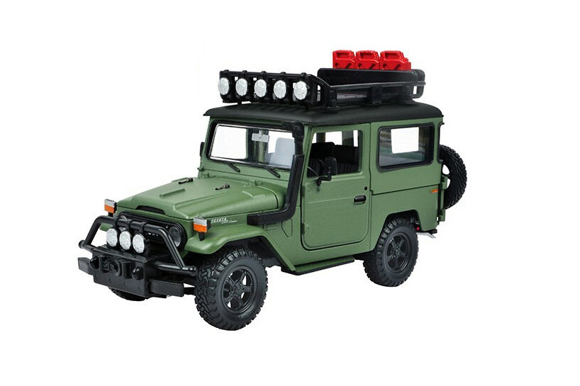 1974 Toyota FJ40 Land Cruiser, Matte Green - Motor Max 79137GN - 1