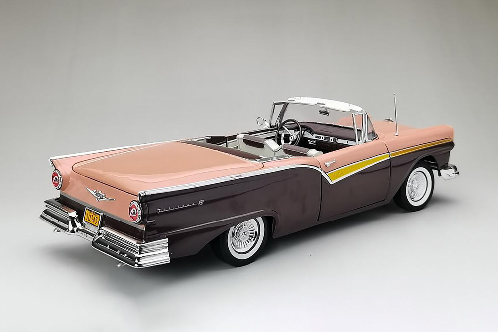 1957 Ford Fairlane 500 Skyliner, Silver Mocha Brown with Coral Sand - Sun Star 1345 - 1/18 scale Diecast Model Toy Car