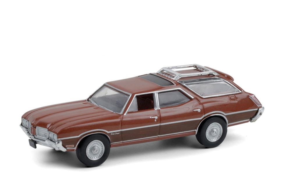 1972 Oldsmobile Vista Cruiser, Saddle Copper/Bronze - Greenlight 36010C/48 - 1/64 scale Diecast Model Toy Car