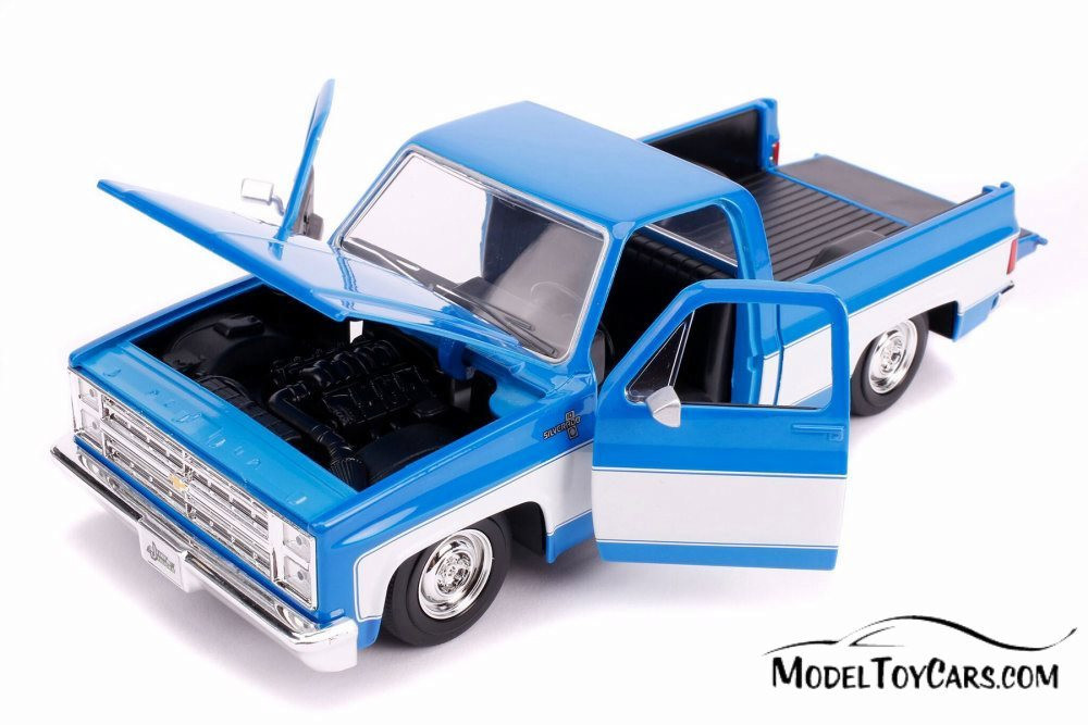 ミニカー Jada Toys 1985 CHEVY C-10 (BLUE/WHITE) 1985 Chevy C10 Pickup Stock, Glossy Blue and White - Jada 31606