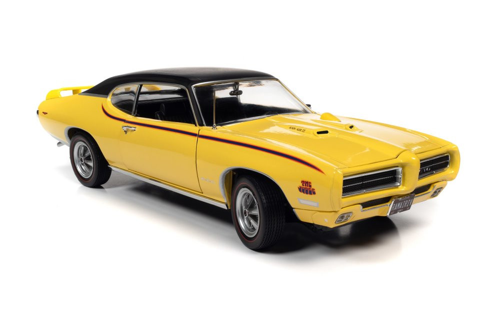 1969 Pontiac GTO Judge Hardtop, Yellow and Black - Auto World AMM1252 -  1/18 scale Diecast Car