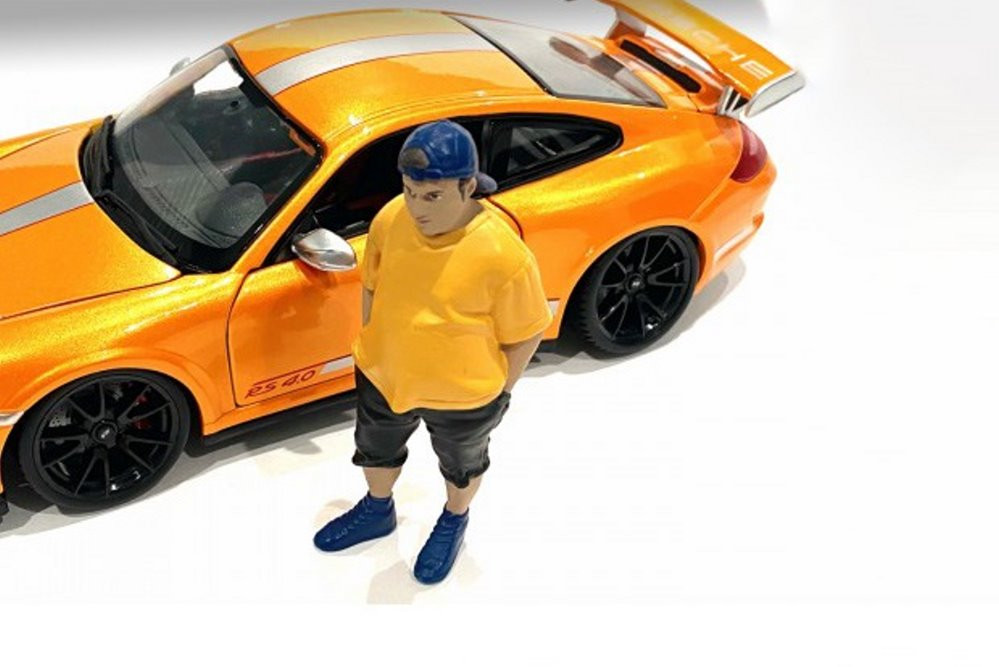 Car Meet 1 Figure II, Yellow and Black - American Diorama 76378 - 1/24 Figurine - Diorama Accessory