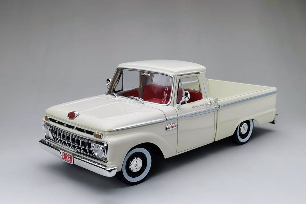 1965 Ford F-100 Custom Cab Pickup, White - Sun Star 1302 - 1/18