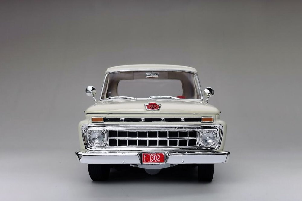 1965 Ford F-100 Custom Cab Pickup, White - Sun Star 1302 - 1/18 scale  Diecast Model Toy Car