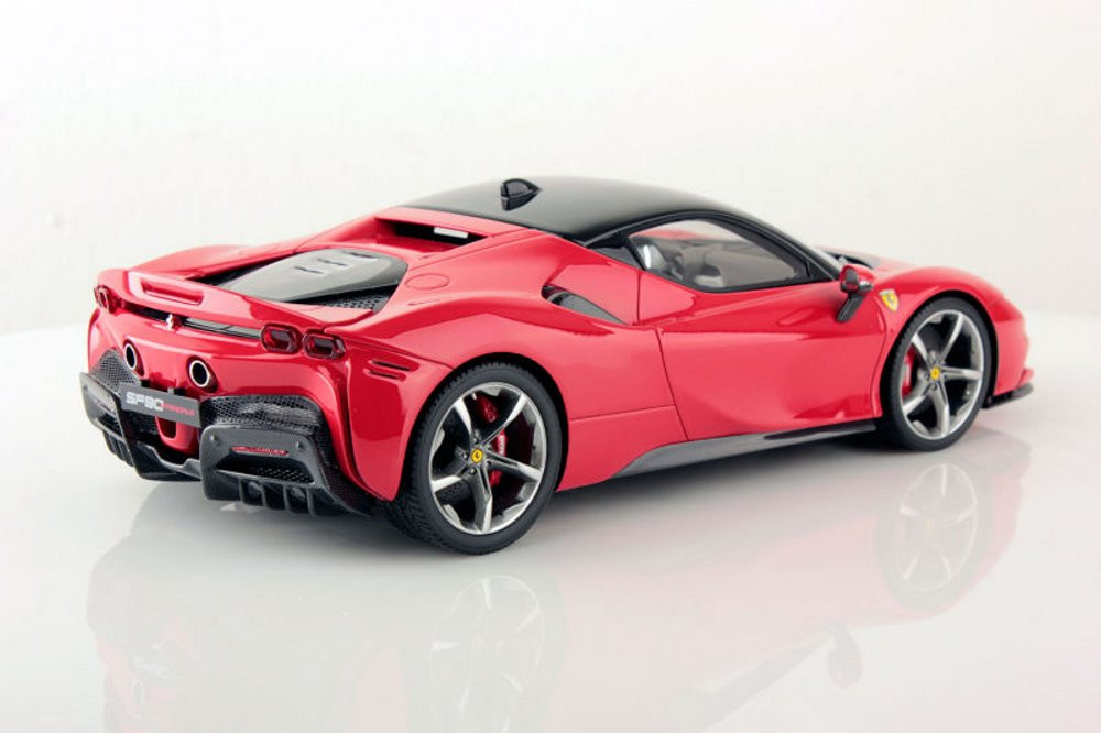 Ferrari SF90 Stradale Hardtop, Red - Bburago 26028R - 1/24 scale Diecast Model Toy Car