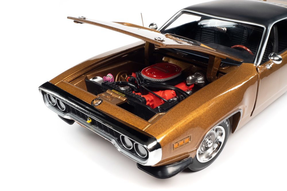 ムータマリン 1971 Plymouth Road Runner, Gold Leaf Metallic - Auto World