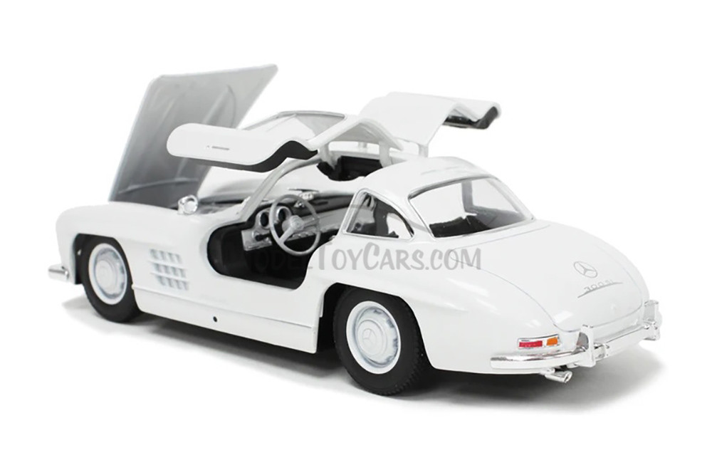 Mercedes-Benz 300 SL, White - Welly 24064WWT - 1/24 scale Diecast