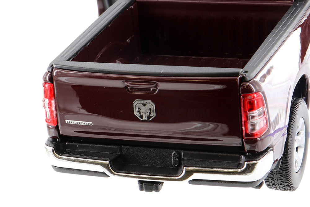 Box of 4 2019 Dodge Ram 1500 Pickup Truck Diecast Car Set - Showcasts 1/24 scale Diecast Model Cars, Assorted Colors