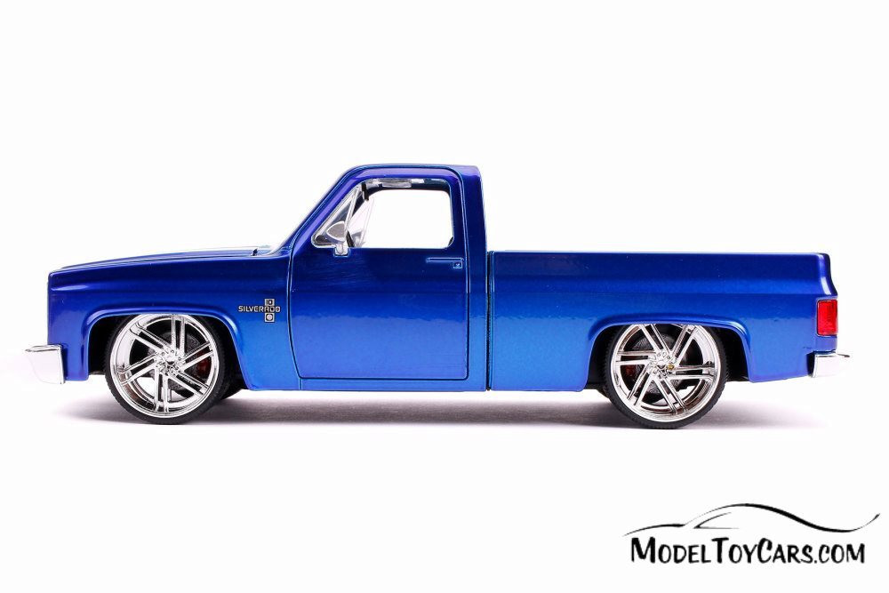 '87 CHEVY C10 カスタムミニカーセット s-l400.jpg
