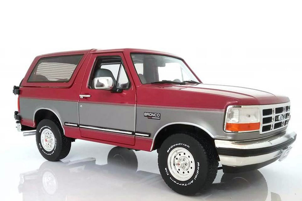 1996 Ford Bronco XLT, Burgundy and Silver - Greenlight 19095 - 1