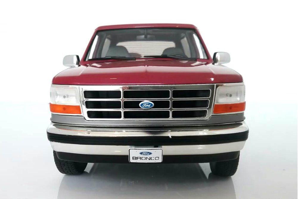 1996 Ford Bronco XLT, Burgundy and Silver - Greenlight 19095 - 1