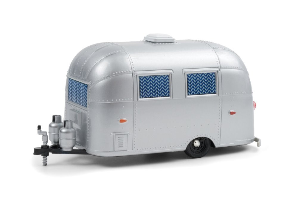 Airstream 16' Bambi Sport with Curtains Drawn, Silver - Greenlight 18460 - 1/24 scale Diecast Car