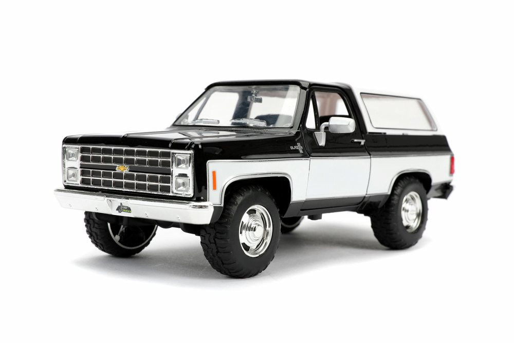 1980 Chevy Blazer K5 Off Road, Glossy Black - Jada 31592 - 1/24