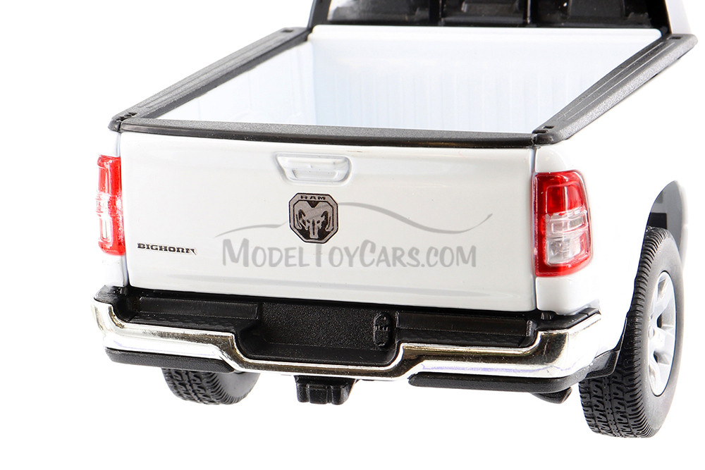 2019 Dodge Ram 1500 Pickup, White - Welly 24104/4D - 1/27 scale Diecast Model Toy Car