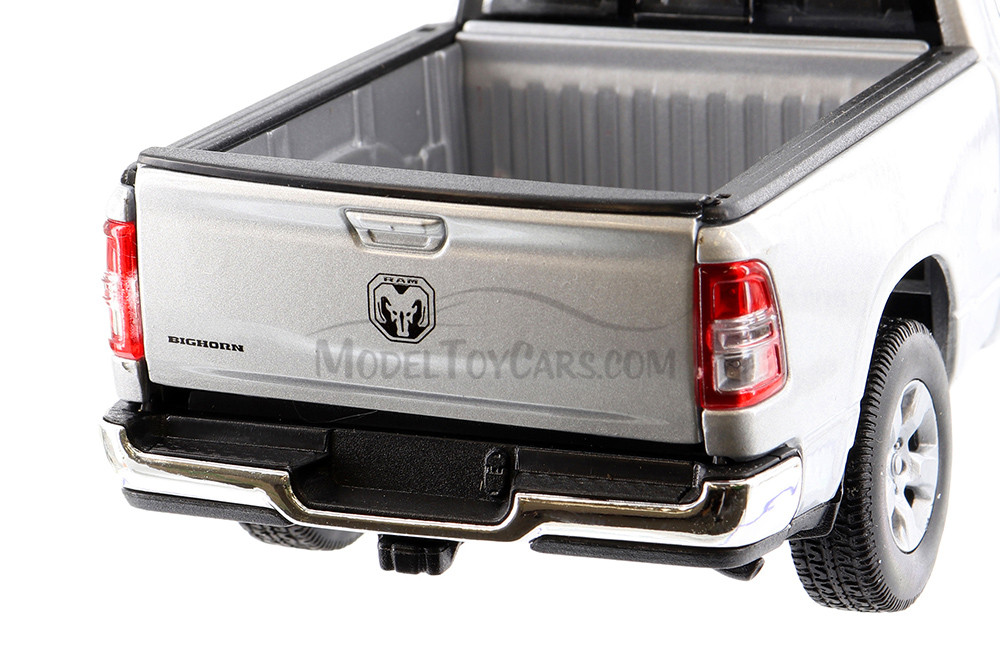 2019 Dodge Ram 1500 Pickup, Silver - Welly 24104/4D - 1/27 scale Diecast Model Toy Car