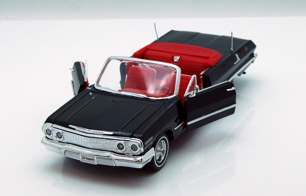 Diecast Car w/Trailer - 1963 Chevy Impala Convertible, Black - Welly 22434 - 1/24 scale Diecast Car