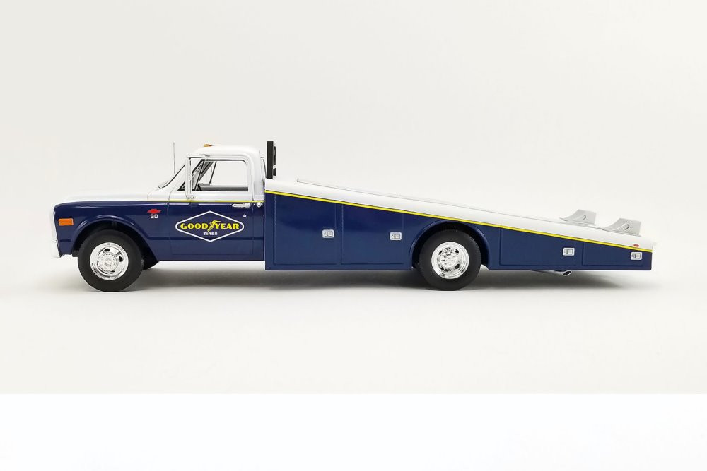 No227ミニカー1/18 CHEVROLET C-30 RAMP TRUCK 1/18 ACME 1967 Chevrolet C-30 Ramp Truck (Grumpy's Toy