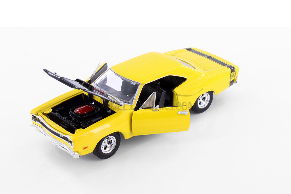 1969 Dodge Coronet Super Bee, Yellow - Showcasts 73315/16D - 1/24 Scale Diecast Model Toy Car
