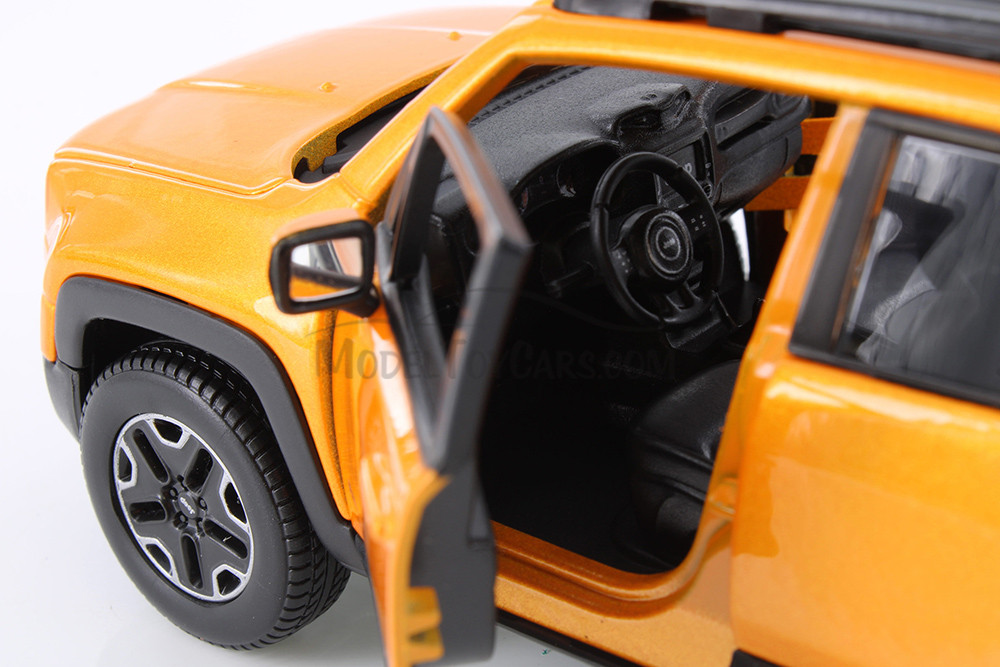 2017 Jeep Renegade SUV, Orange - Maisto 31282OR - 1/24 scale Diecast Model Toy Car